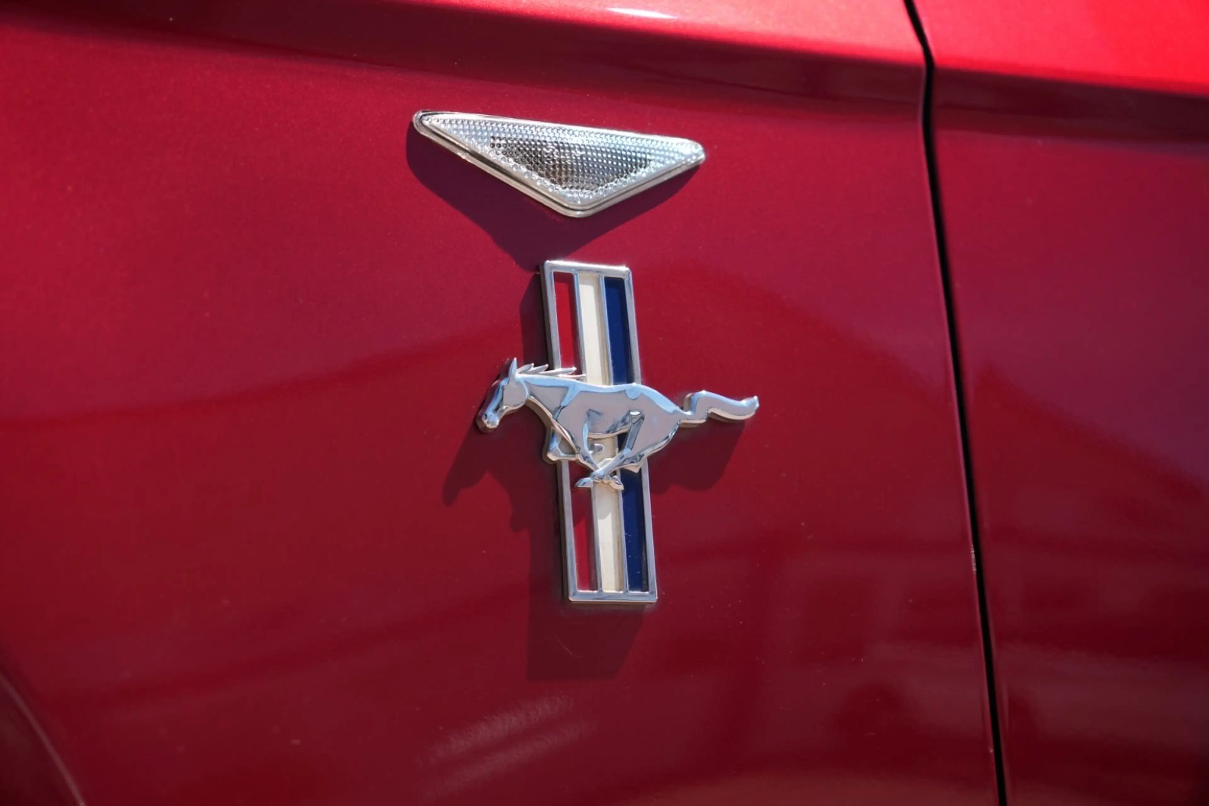 Ford Mustang Coupe/Automatik/TÜV NEU/BLUETOOTH — photo 35