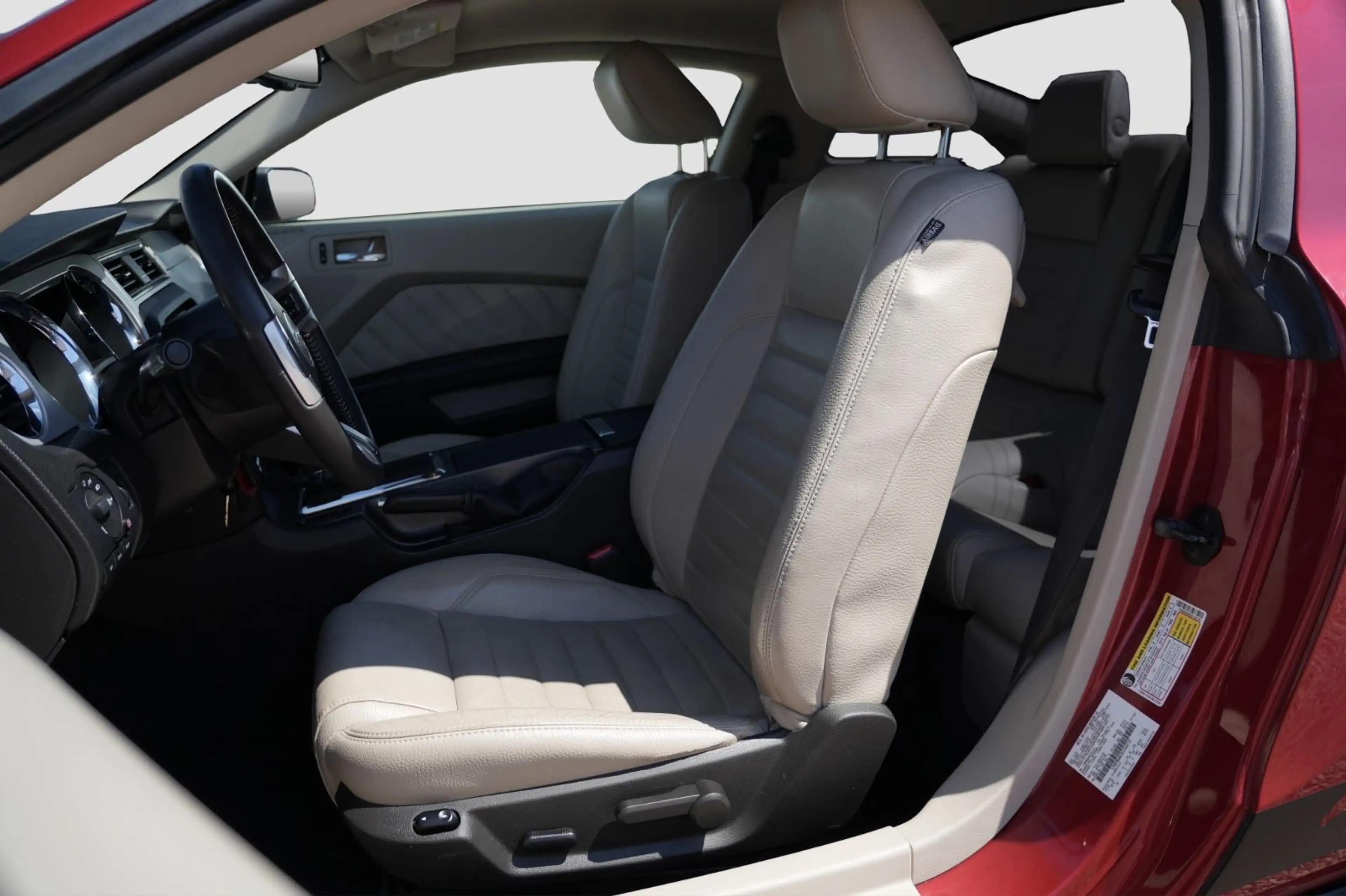 Ford Mustang Coupe/Automatik/TÜV NEU/BLUETOOTH — photo 9