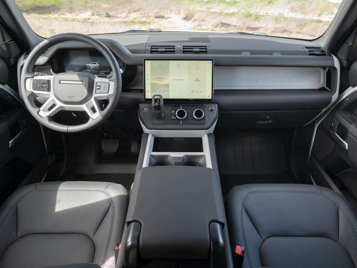 2026 Land Rover Defender 110 P400 X-DYNAMIC SE alt 4
