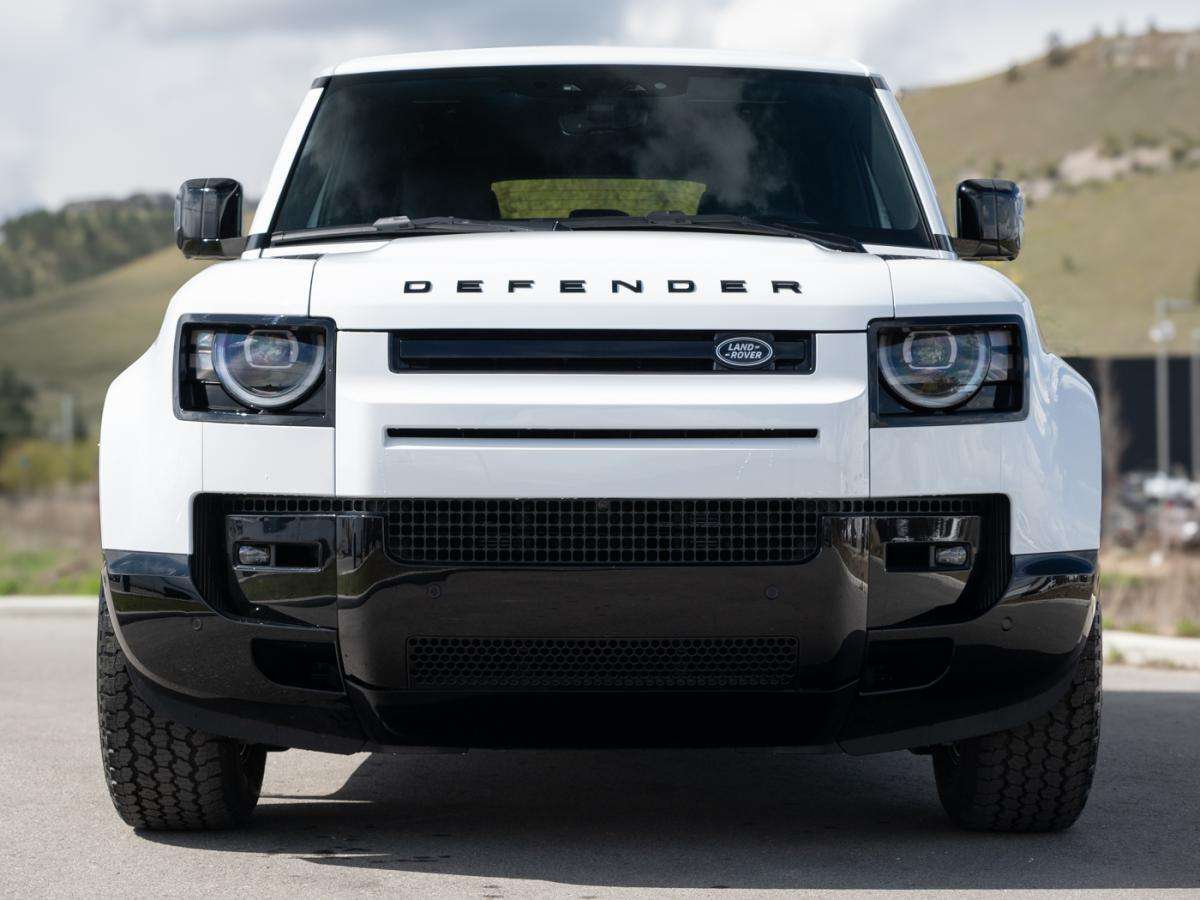2026 Land Rover Defender 110 P400 X-DYNAMIC SE thumb 8