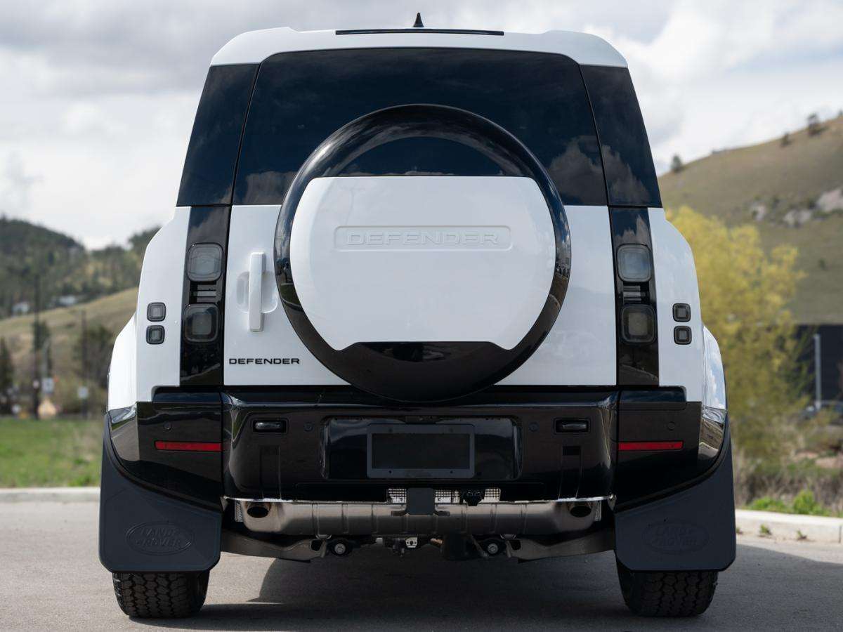 2026 Land Rover Defender 110 P400 X-DYNAMIC SE thumb 7