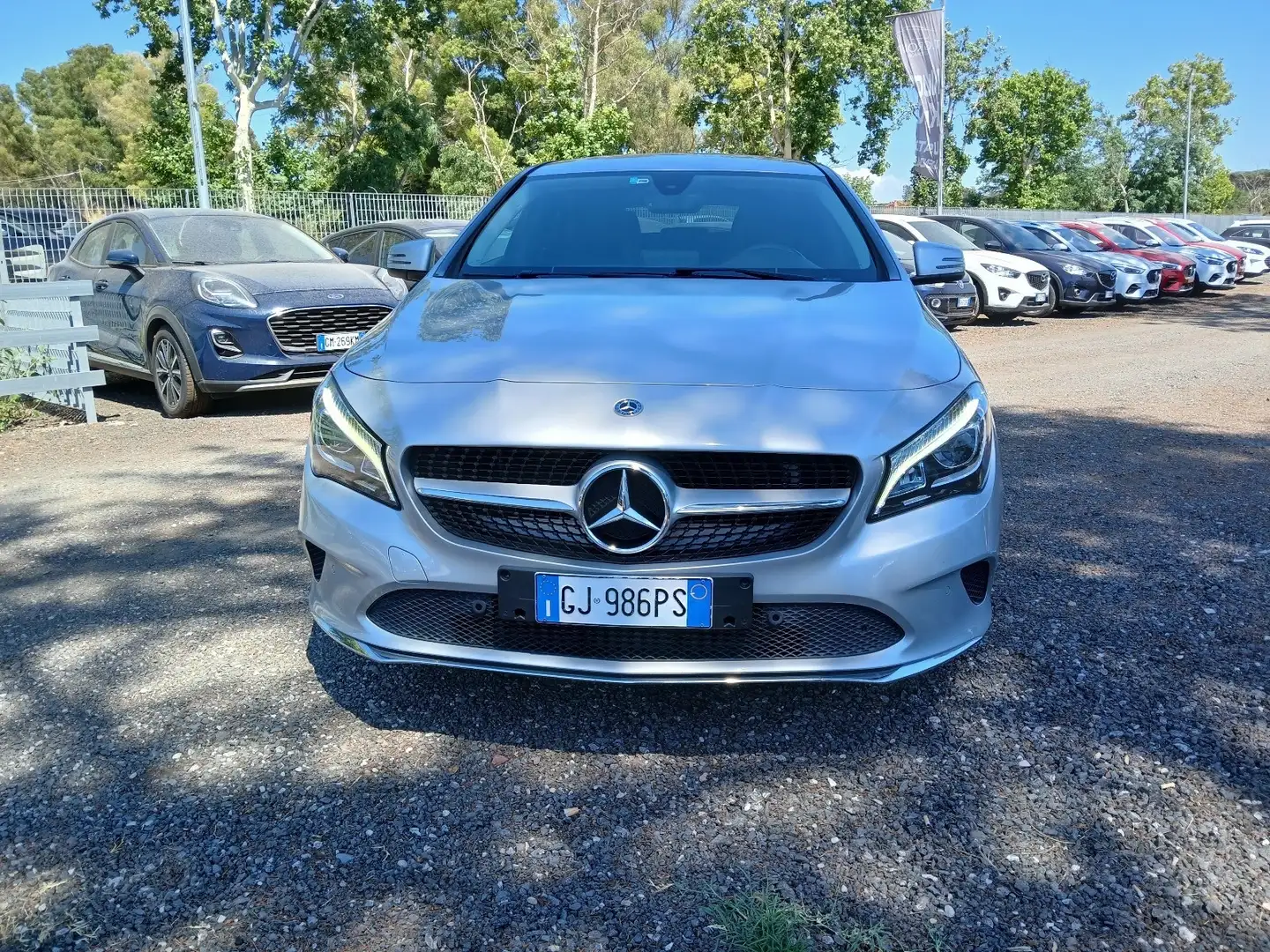 Mercedes-Benz CLA 220 CLA 200 d Automatic Premium Silber - 2