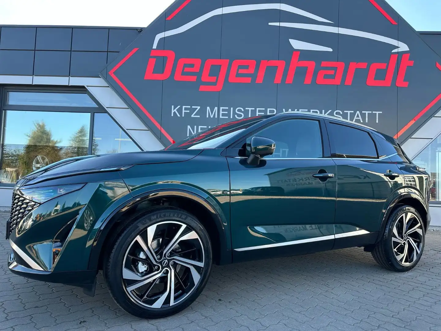 Nissan Qashqai 1.3 MHEV 158 CVT Tekna+ Tekna Plus AHK Vert - 2