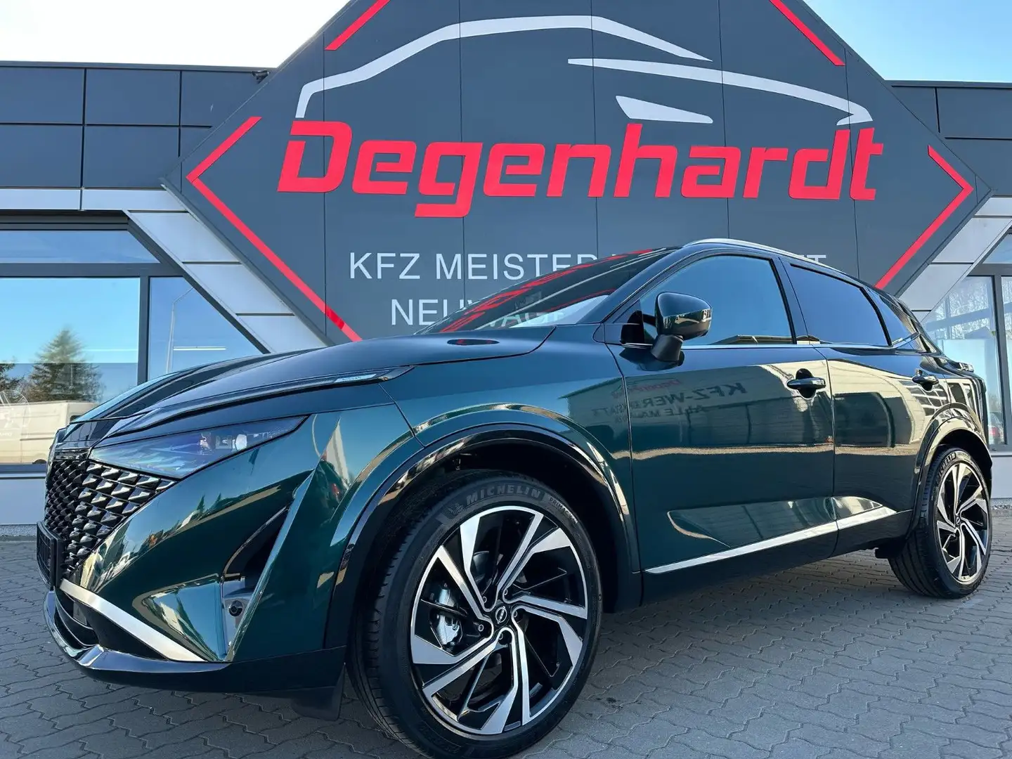 Nissan Qashqai 1.3 MHEV 158 CVT Tekna+ Tekna Plus AHK Vert - 1