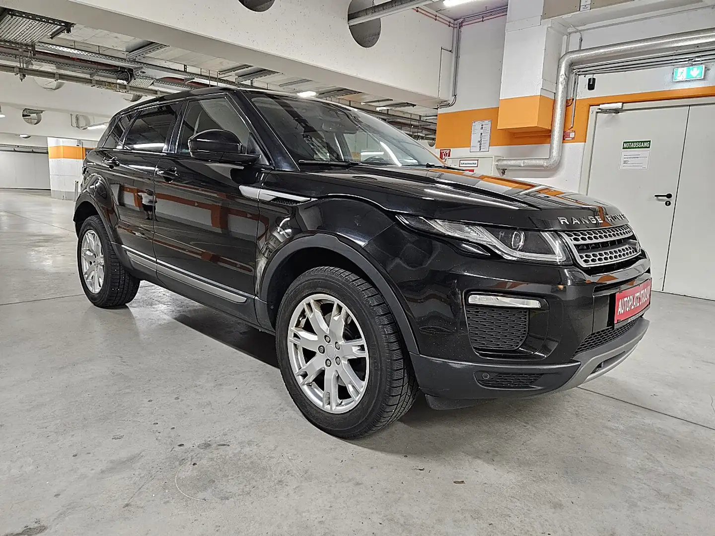 Land Rover Range Rover Evoque SE 2,0 TD4 e-Capability Schwarz - 2