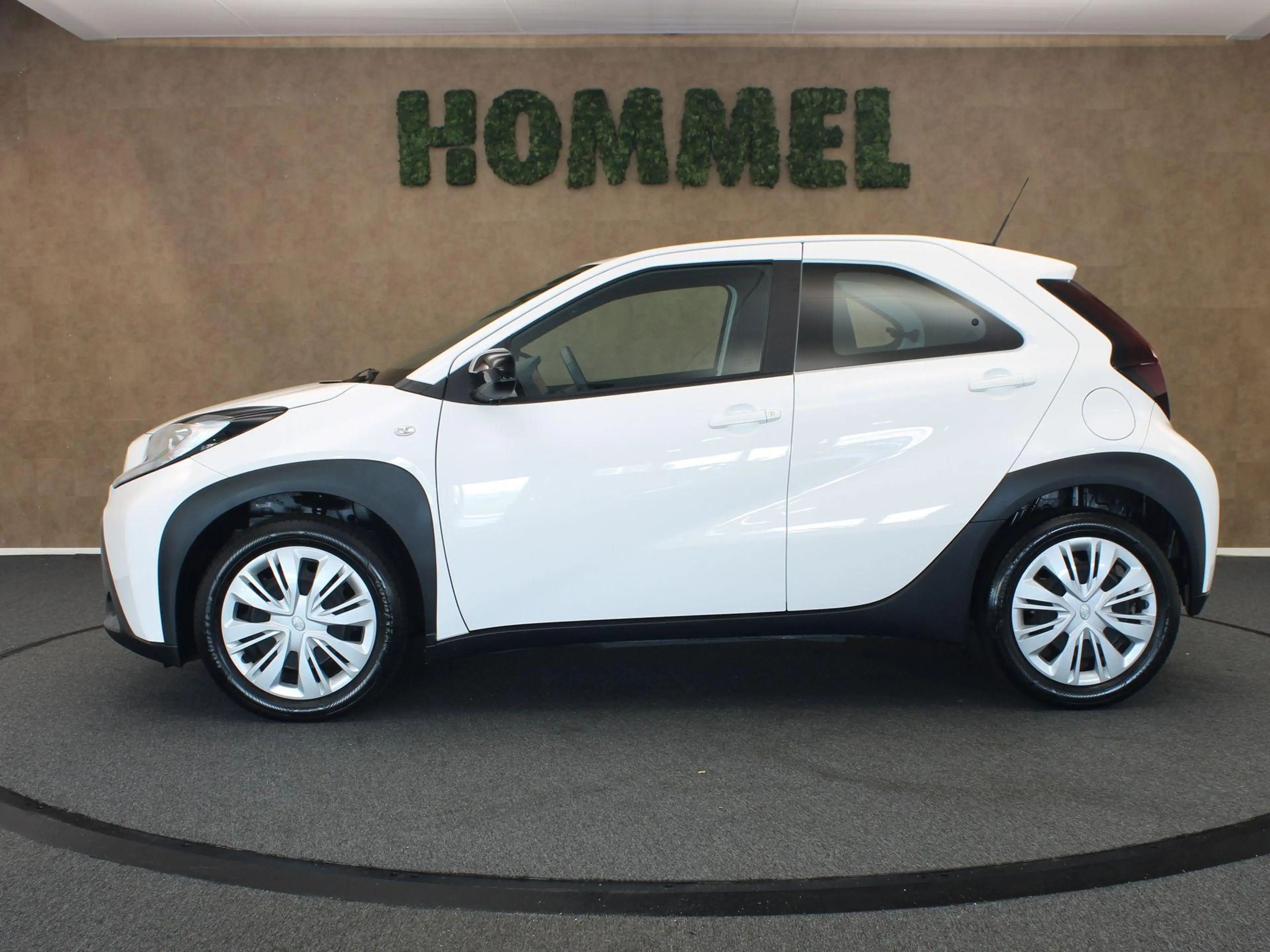 Toyota Aygo X 1.0 VVT-i MT Play - ORIGINEEL NEDERLANDSE AUTO - A — photo 12