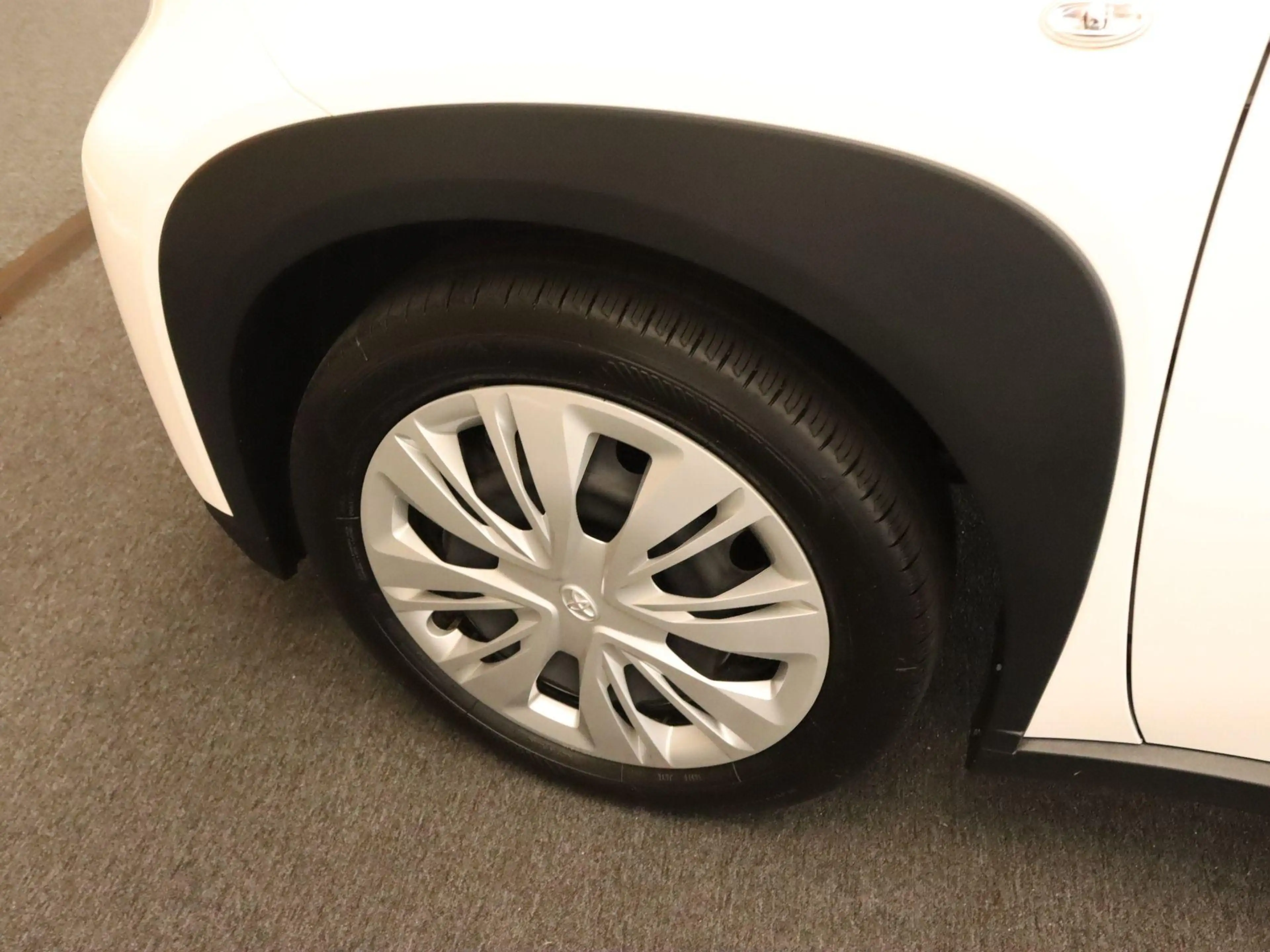 Toyota Aygo X 1.0 VVT-i MT Play - ORIGINEEL NEDERLANDSE AUTO - A — photo 4