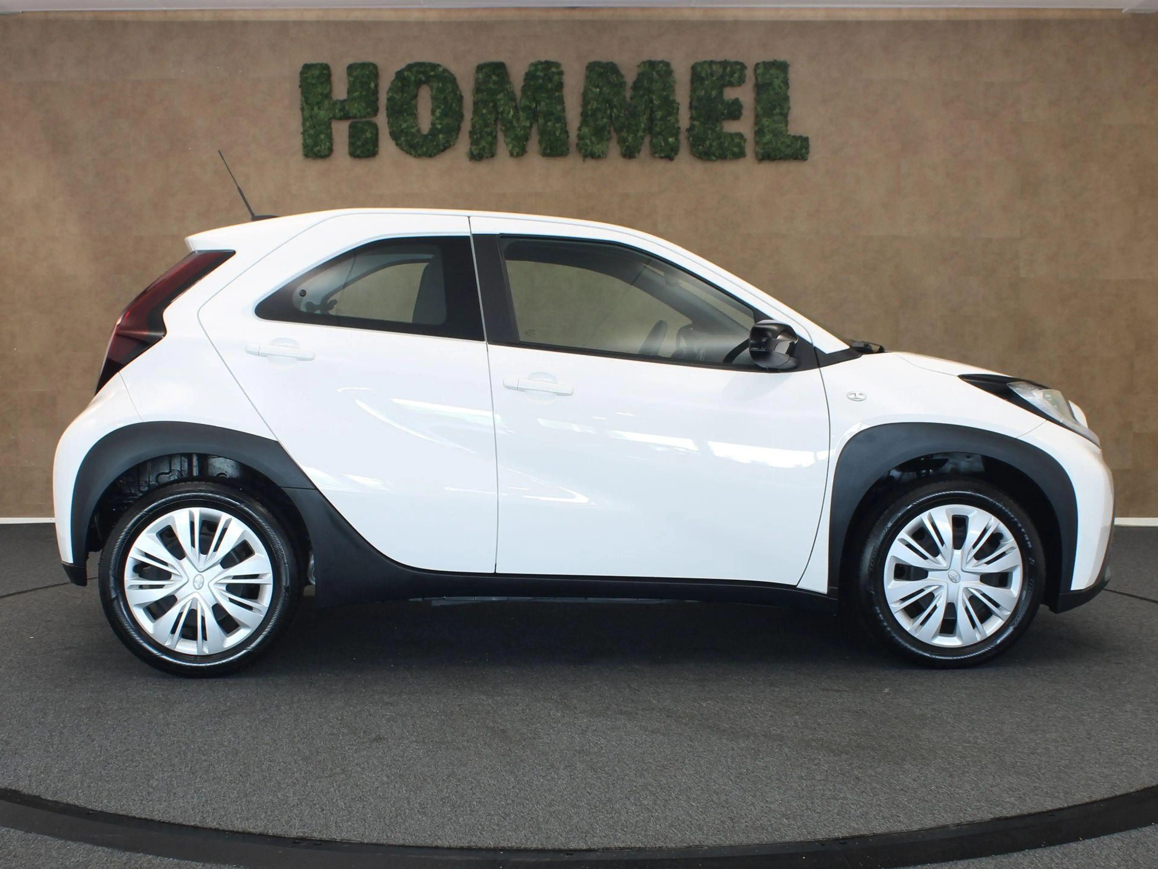 Toyota Aygo X 1.0 VVT-i MT Play - ORIGINEEL NEDERLANDSE AUTO - A — photo 13