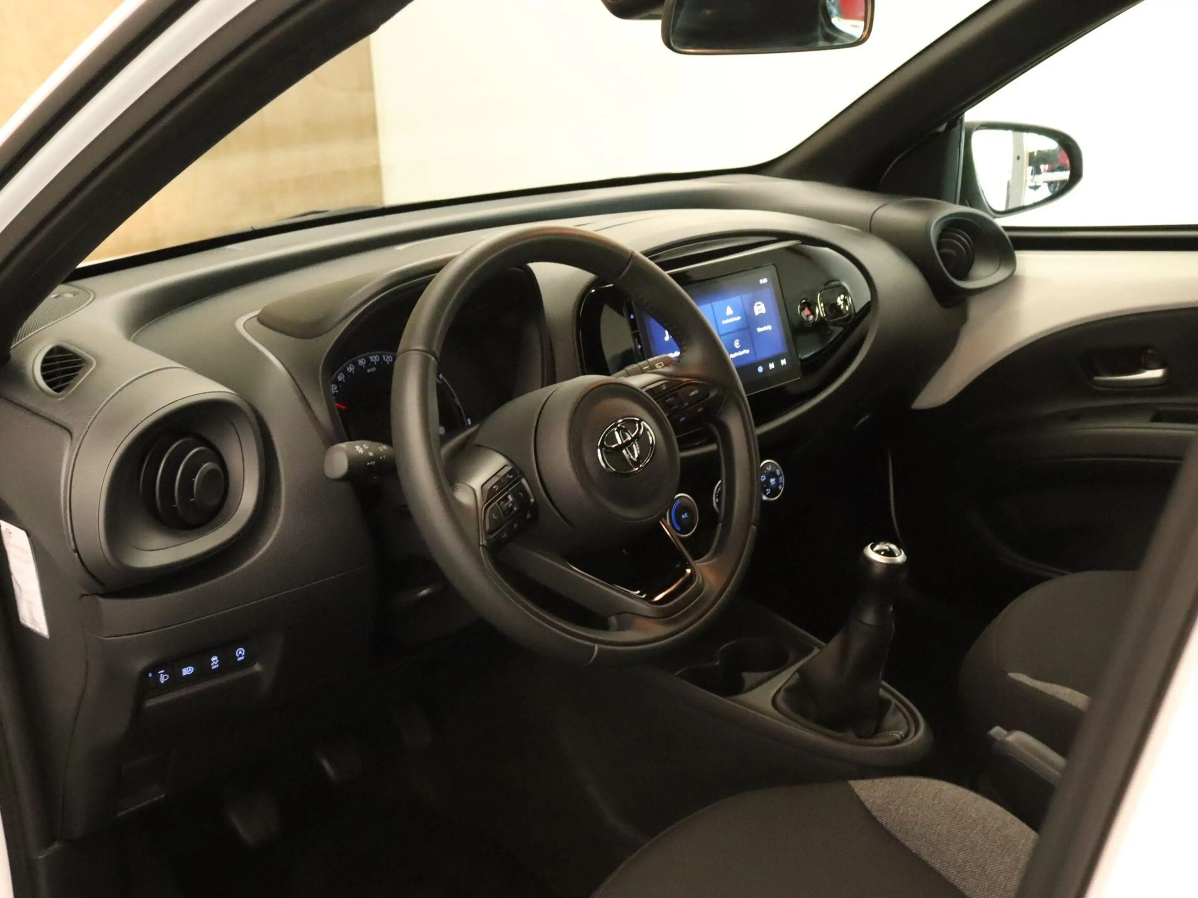 Toyota Aygo X 1.0 VVT-i MT Play - ORIGINEEL NEDERLANDSE AUTO - A — photo 7