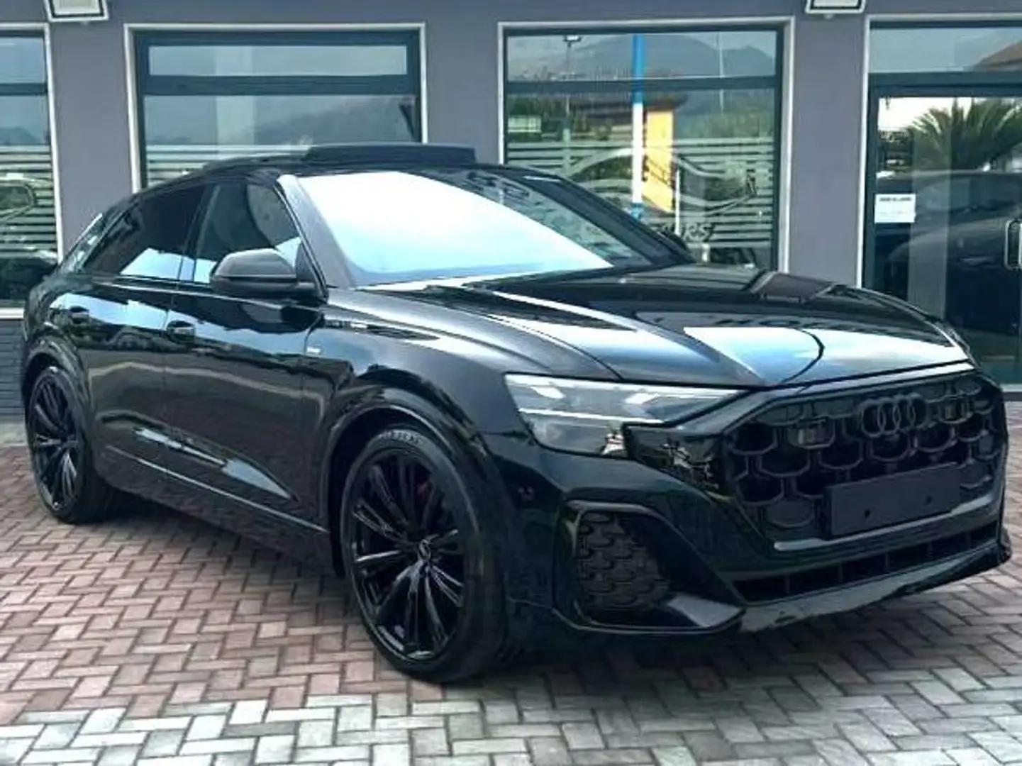 Audi Q8 Acconto €39.200 Noleggio con riscatto NoScoring Zwart - 1