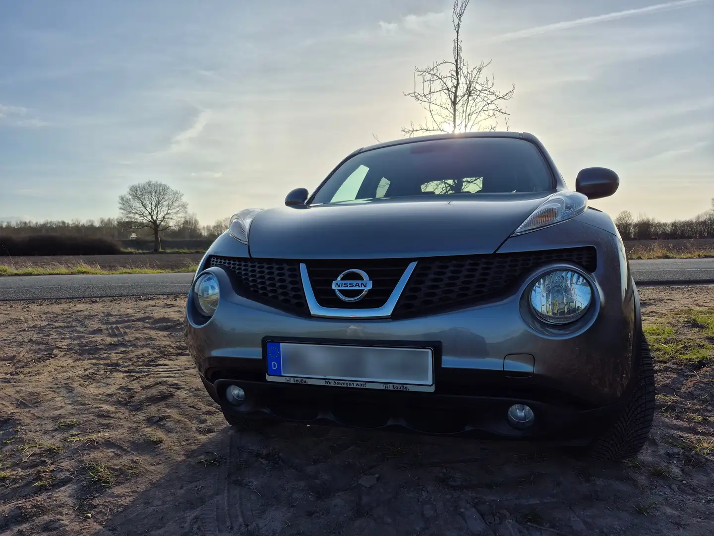 Nissan Juke Juke 1.6 DIG-T ALL-MODE 4x4i CVT Tekna Grau - 1
