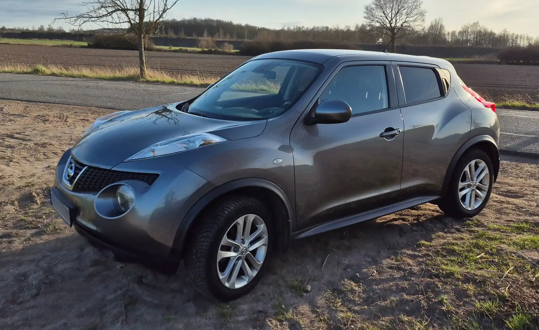 Nissan Juke Juke 1.6 DIG-T ALL-MODE 4x4i CVT Tekna Grau - 2