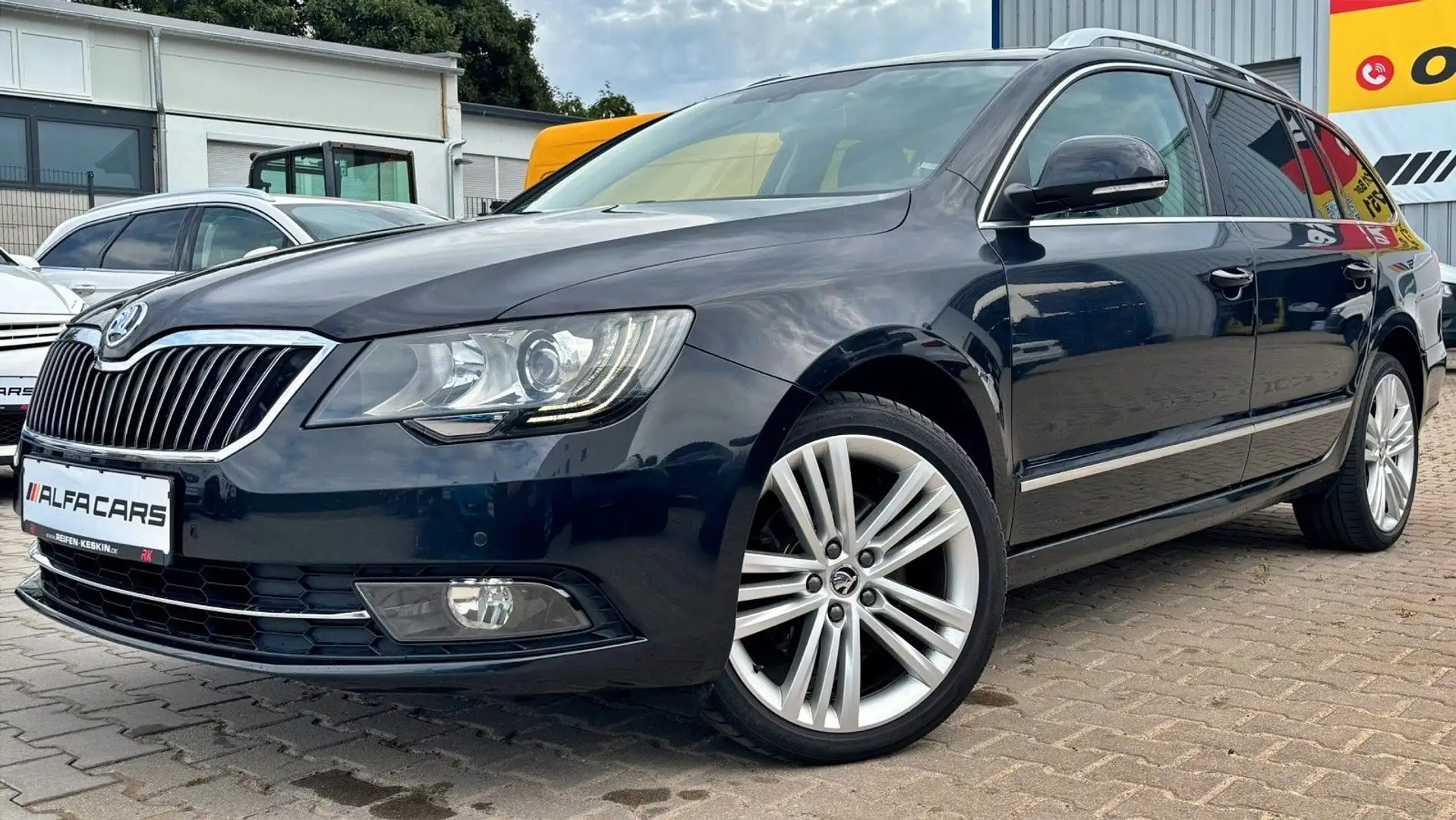 Skoda Superb 2.0 TDI /VOLL SHFET/PANO/SHZ/NAVI Negro - 1
