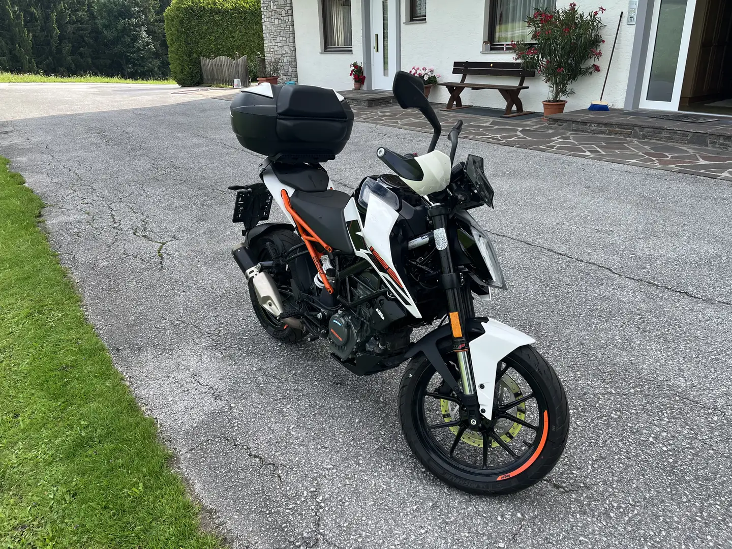 KTM 125 Duke - 1