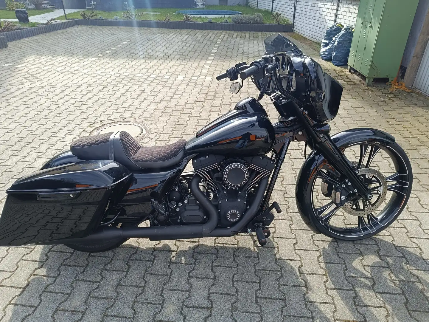 Harley-Davidson Street Glide 26" Zoll Rad vorne, Soundsystem Czarny - 2