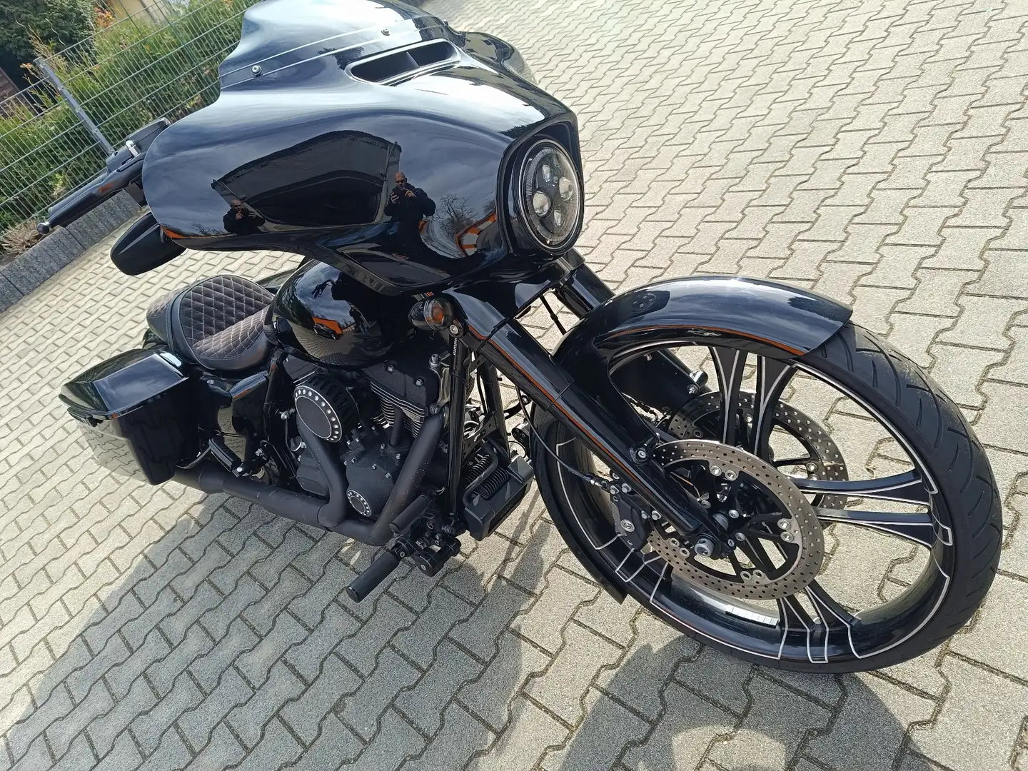 Harley-Davidson Street Glide 26" Zoll Rad vorne, Soundsystem Czarny - 1