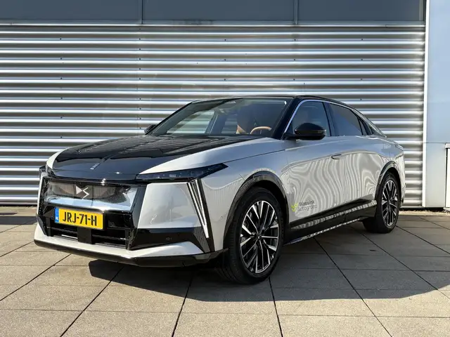 DS Automobiles No 8 Long Range Étoile Absolute Comfort Tech 97 kW