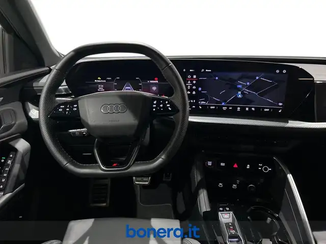 Audi Q5 view 14