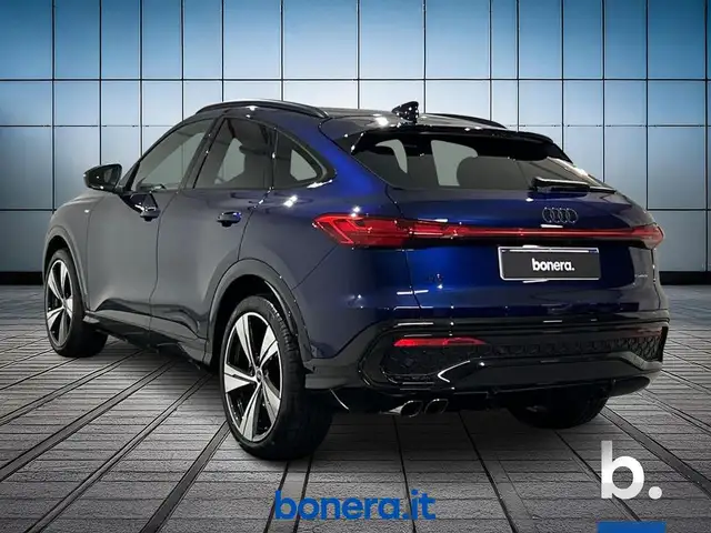 Audi Q5 view 7