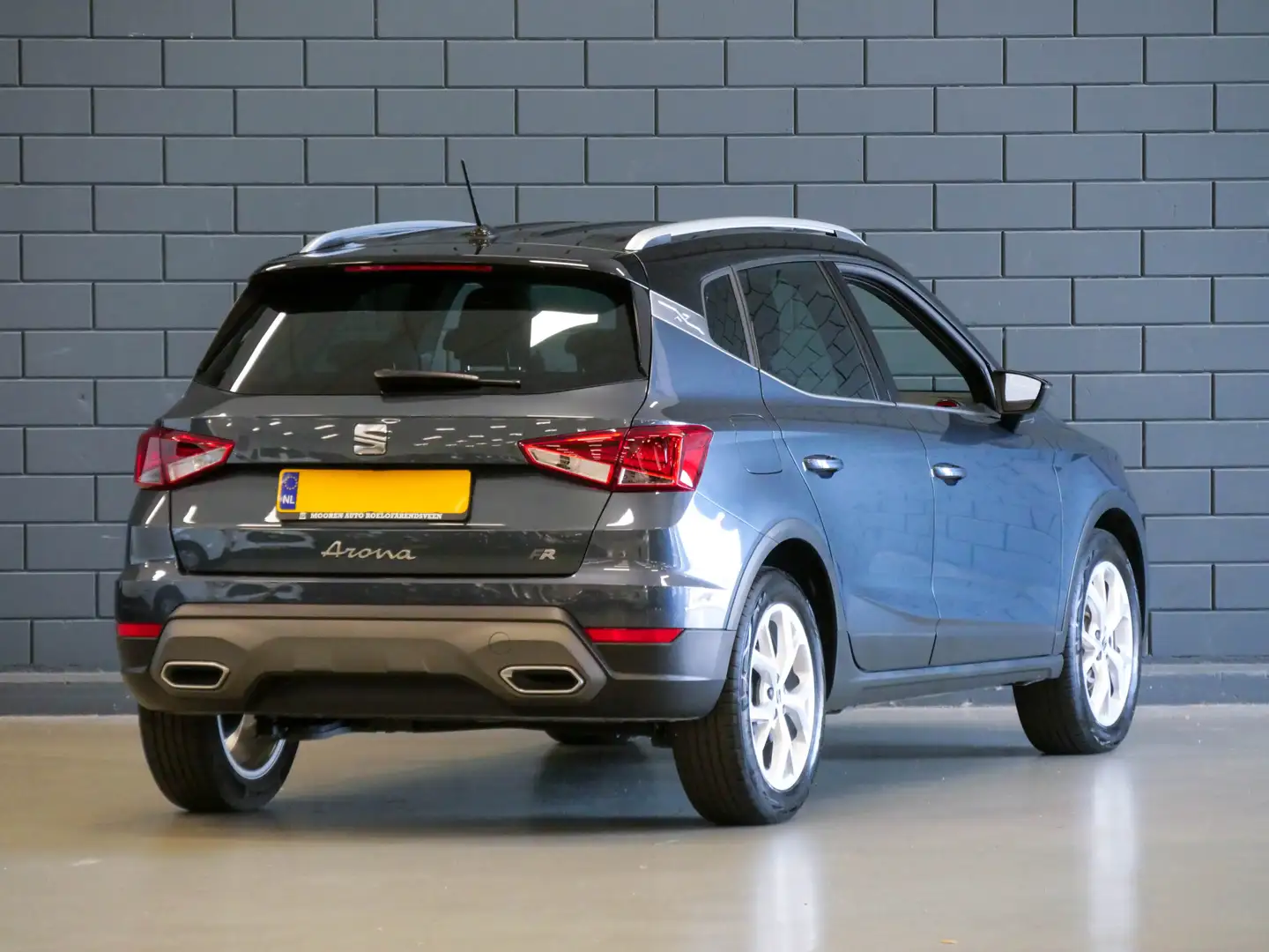 SEAT Arona 1.0 TSI 95PK FR Business Connect | APPLE CARPLAY | Grijs - 2