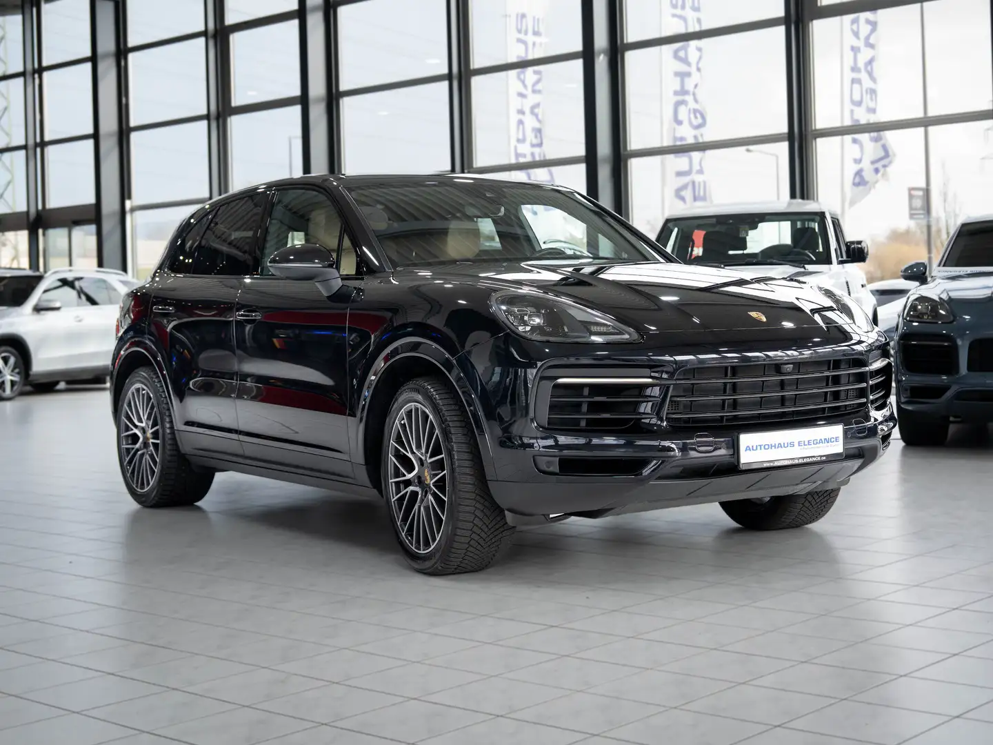 Porsche Cayenne *BOSE*PDLS*LED*LM"21*LEDER*SPORT* 360°* Schwarz - 2