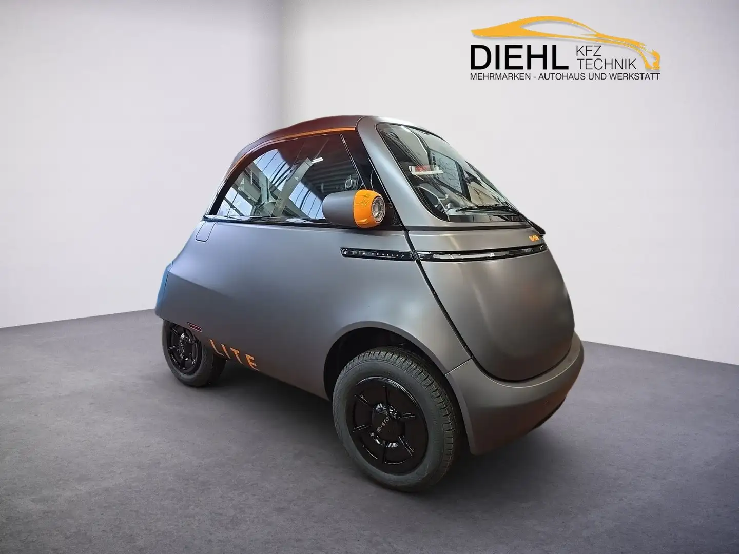 Micro Microlino Lite 45 km/H 5,5 KWH 95KM Reichweite Grau - 2