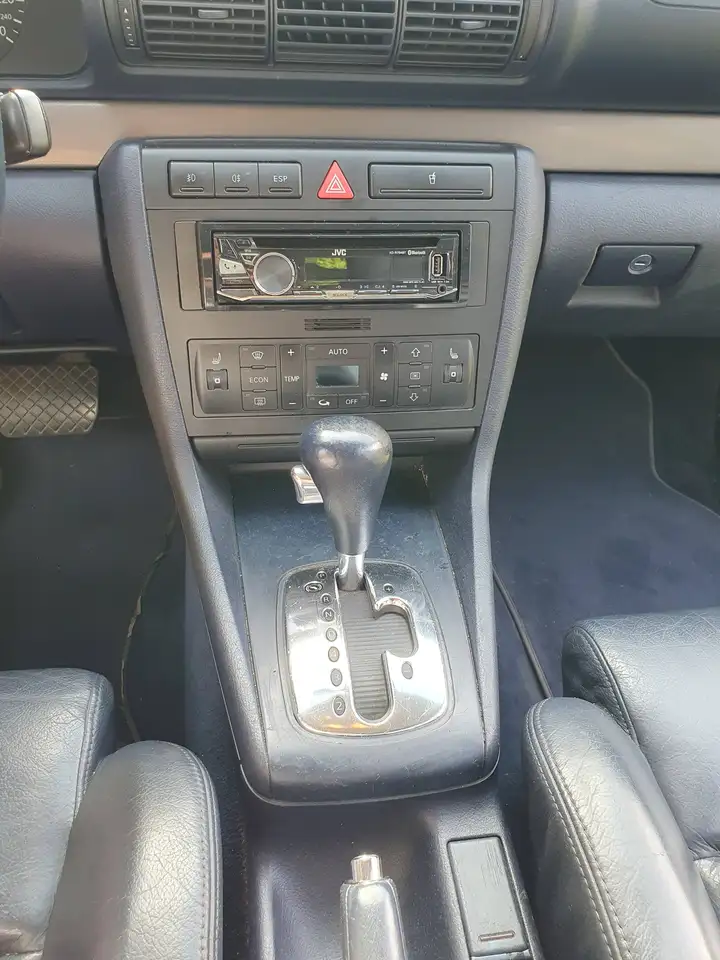Audi A4 Avant 2.4 6 Zylinder, foto 9