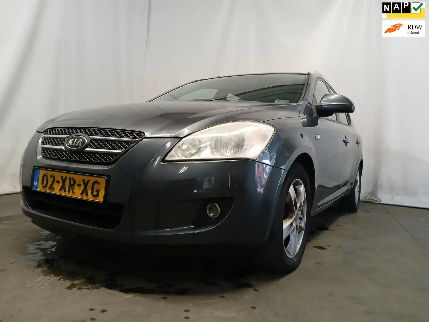Kia Ceed / cee'd Sporty Wagon 1.6 Business Edition SCHADEAUTO!!! Grijs - 1