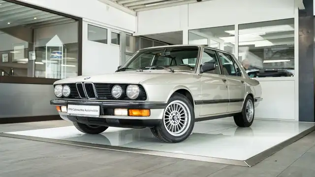 BMW 525 e SchDach StandHeiz. 2.Hnd rosfrei nachl.frei