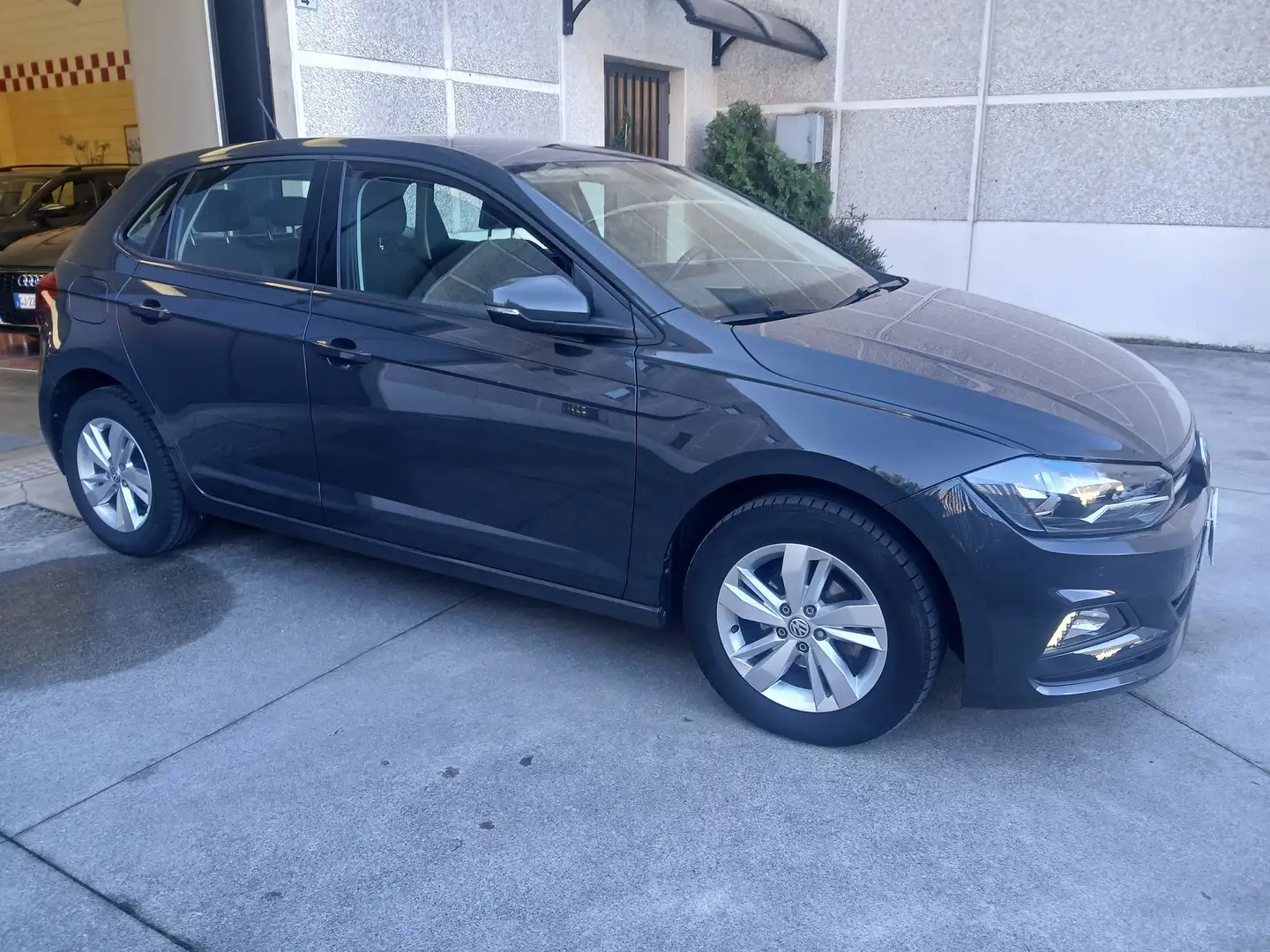 Volkswagen Polo Polo VI 2017 5p 1.0 evo Comfortline 65cv Grigio - 2