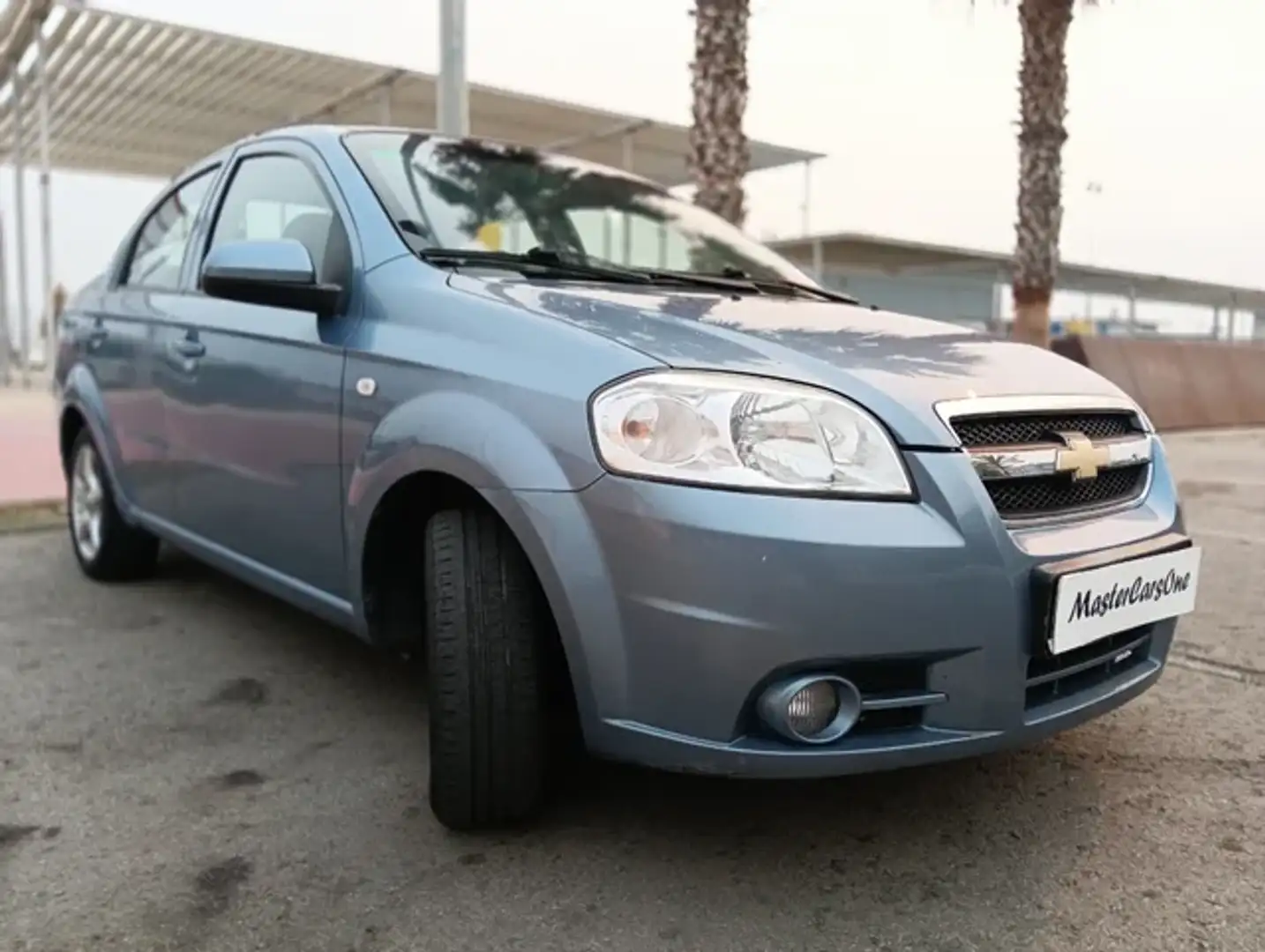 Chevrolet Aveo Sedán 1.4 16v LT Gris - 2