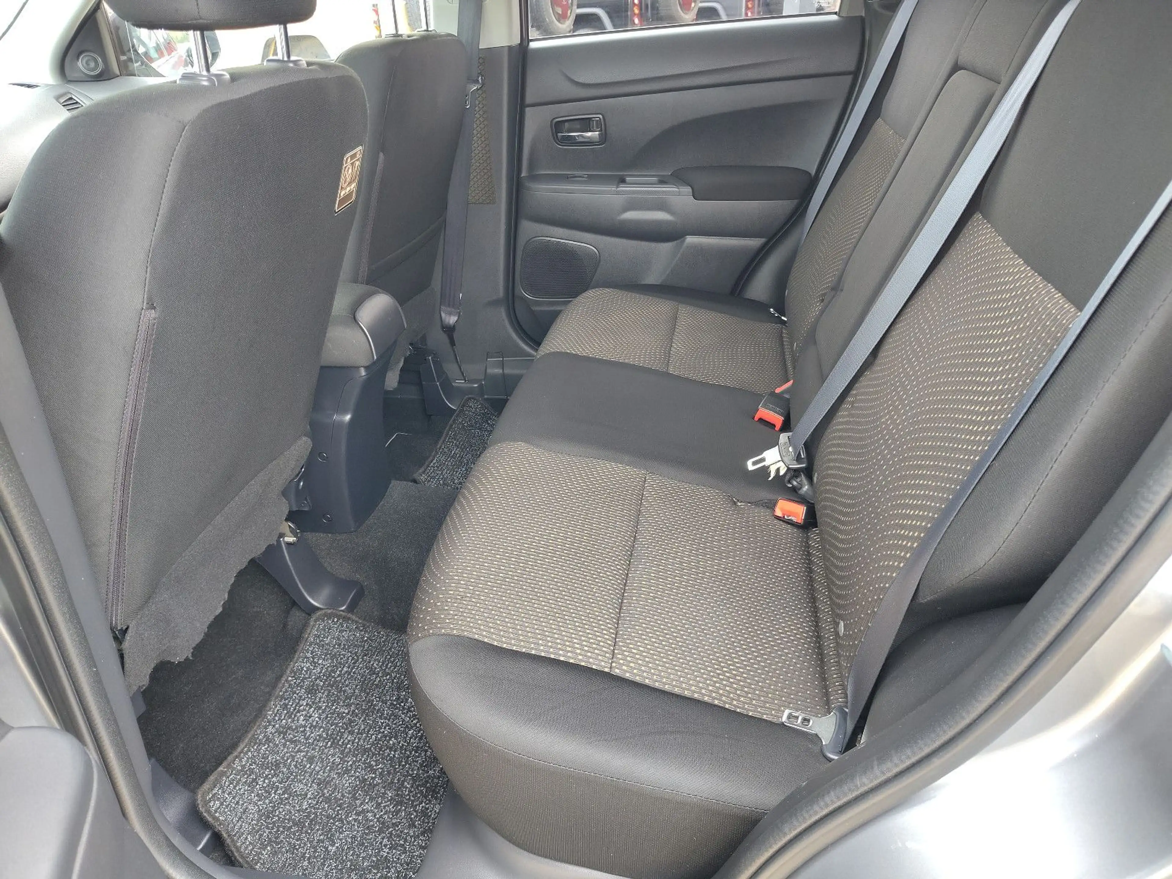 Mitsubishi ASX Edition 2WD Klimaautomatik — photo 11