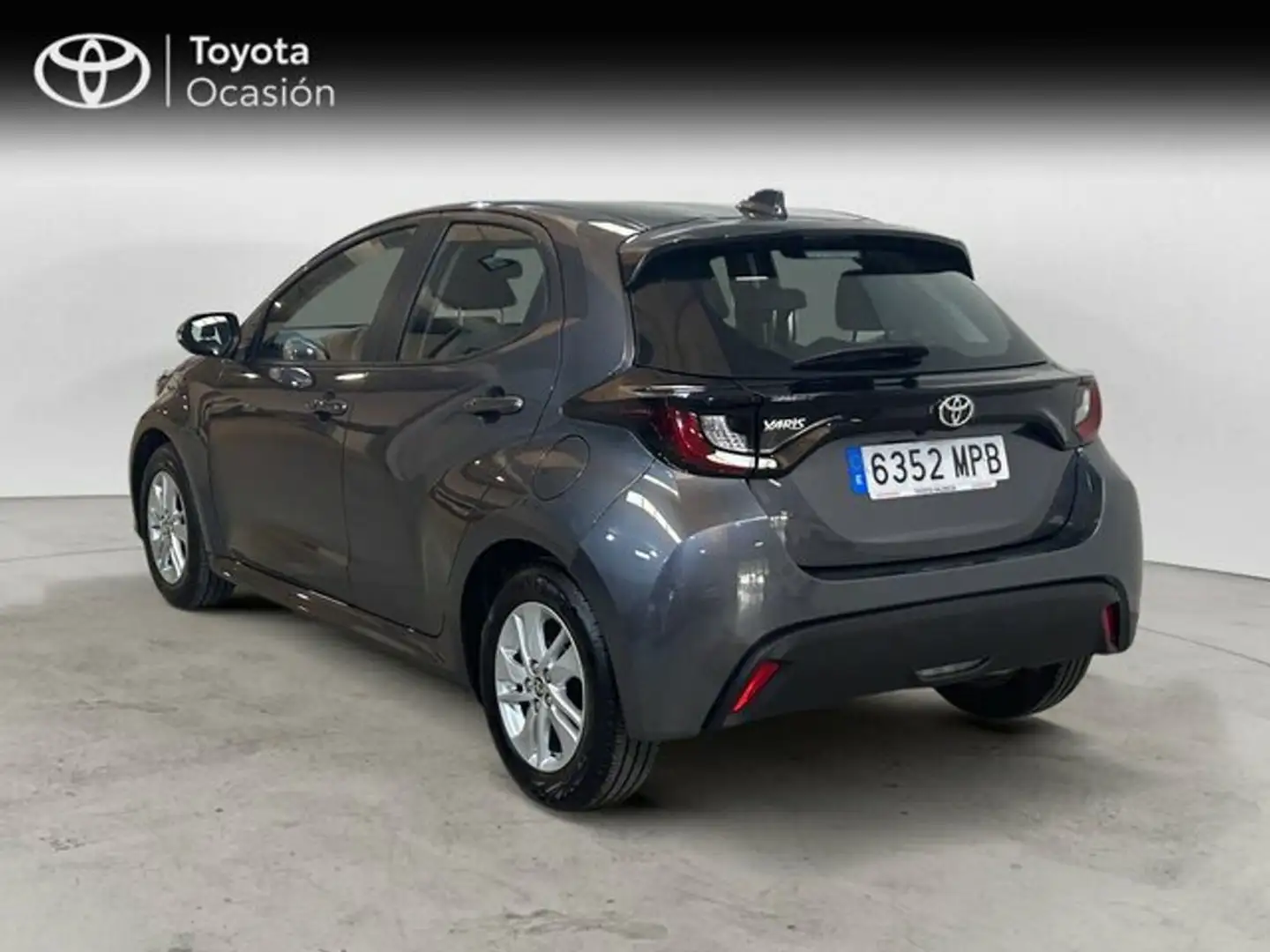 Toyota Yaris 125 S-Edition Gris - 2