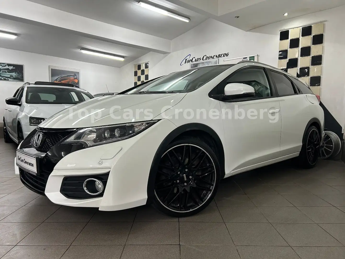 Honda Civic Kombi 1.8 i-VTEC Lifestyle*Auto.*Navi*LED Weiß - 2
