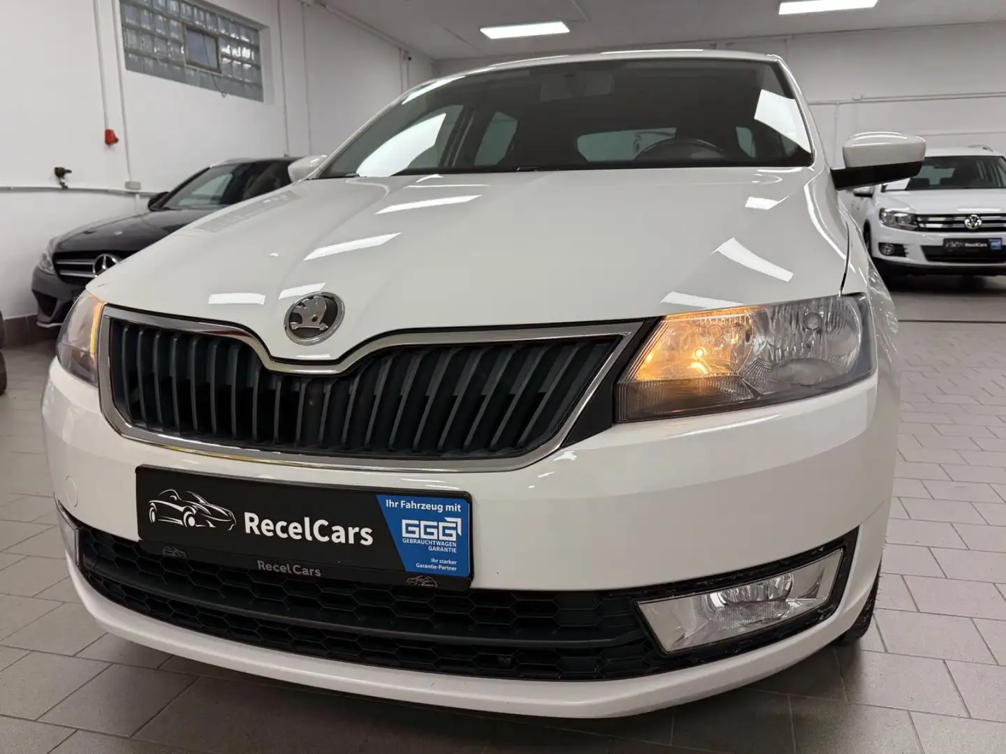 Skoda Rapid/Spaceback Spaceback Elegance 1.2 TSI*NAVI*SHZ*8-fach Blanc - 1