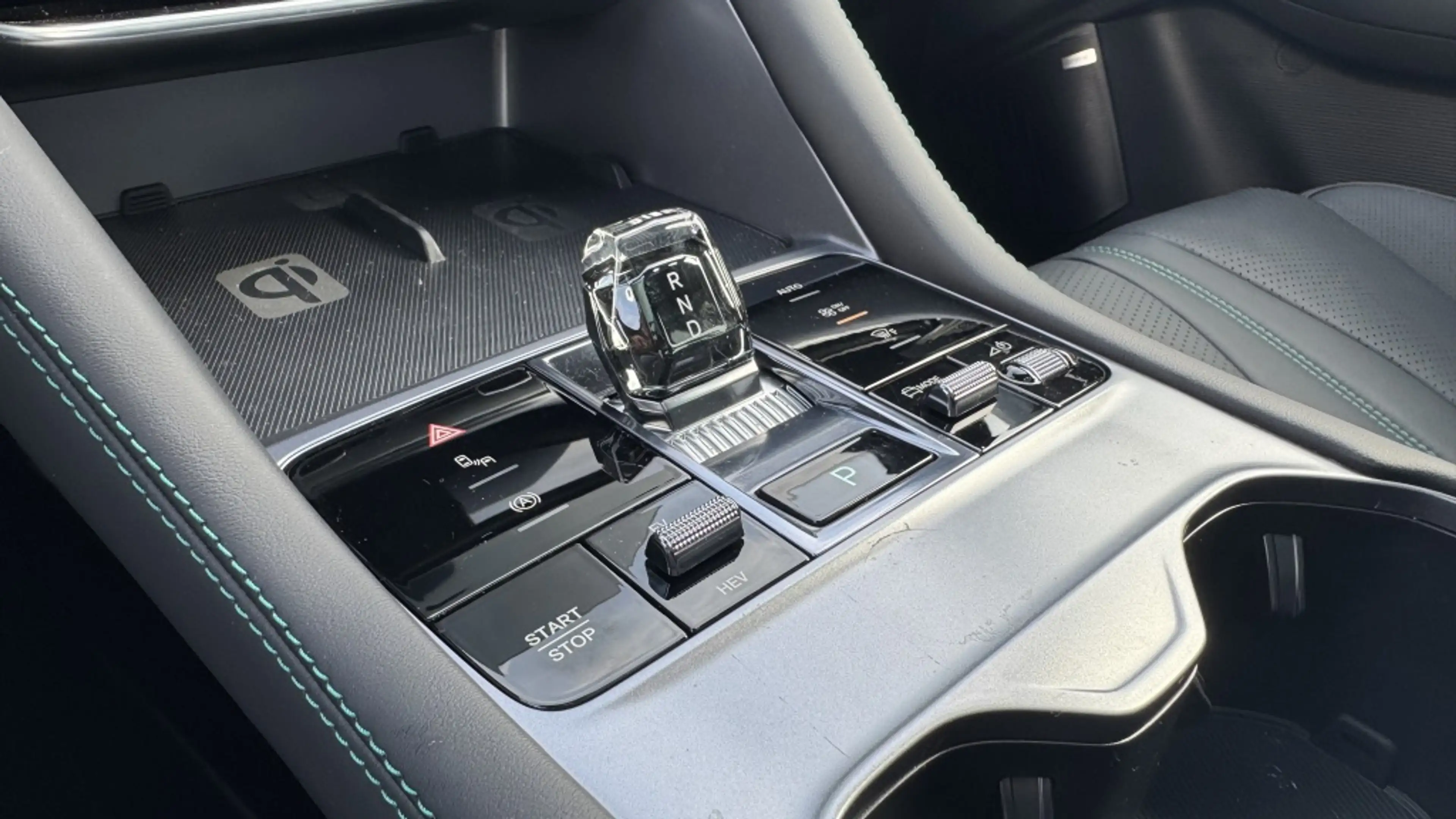 BYD Seal U 1.5 DM-i FWD Boost | Pano | HUD | Leer | Camera — photo 18