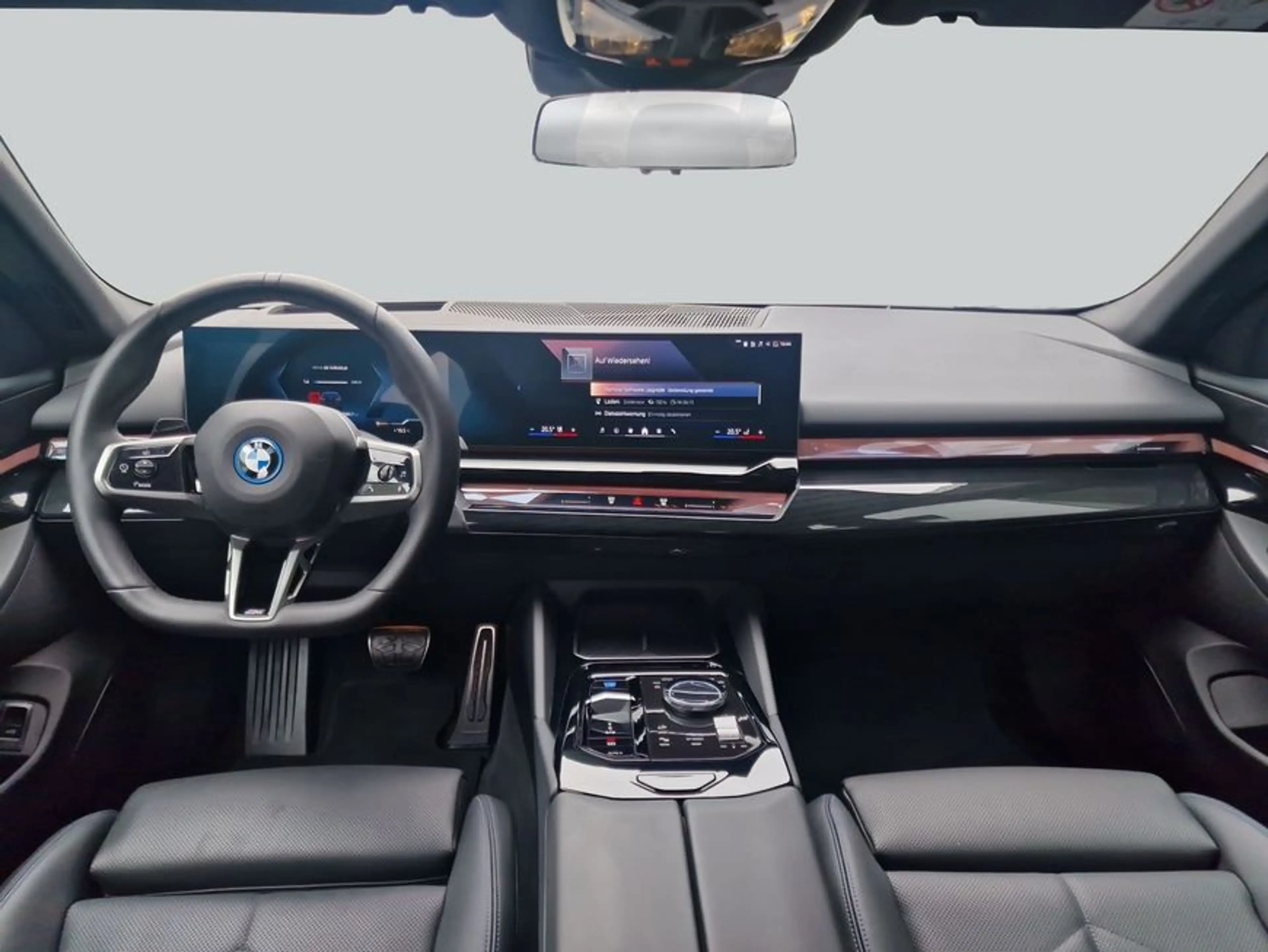 BMW i5 xDrive40 Touring — photo 14