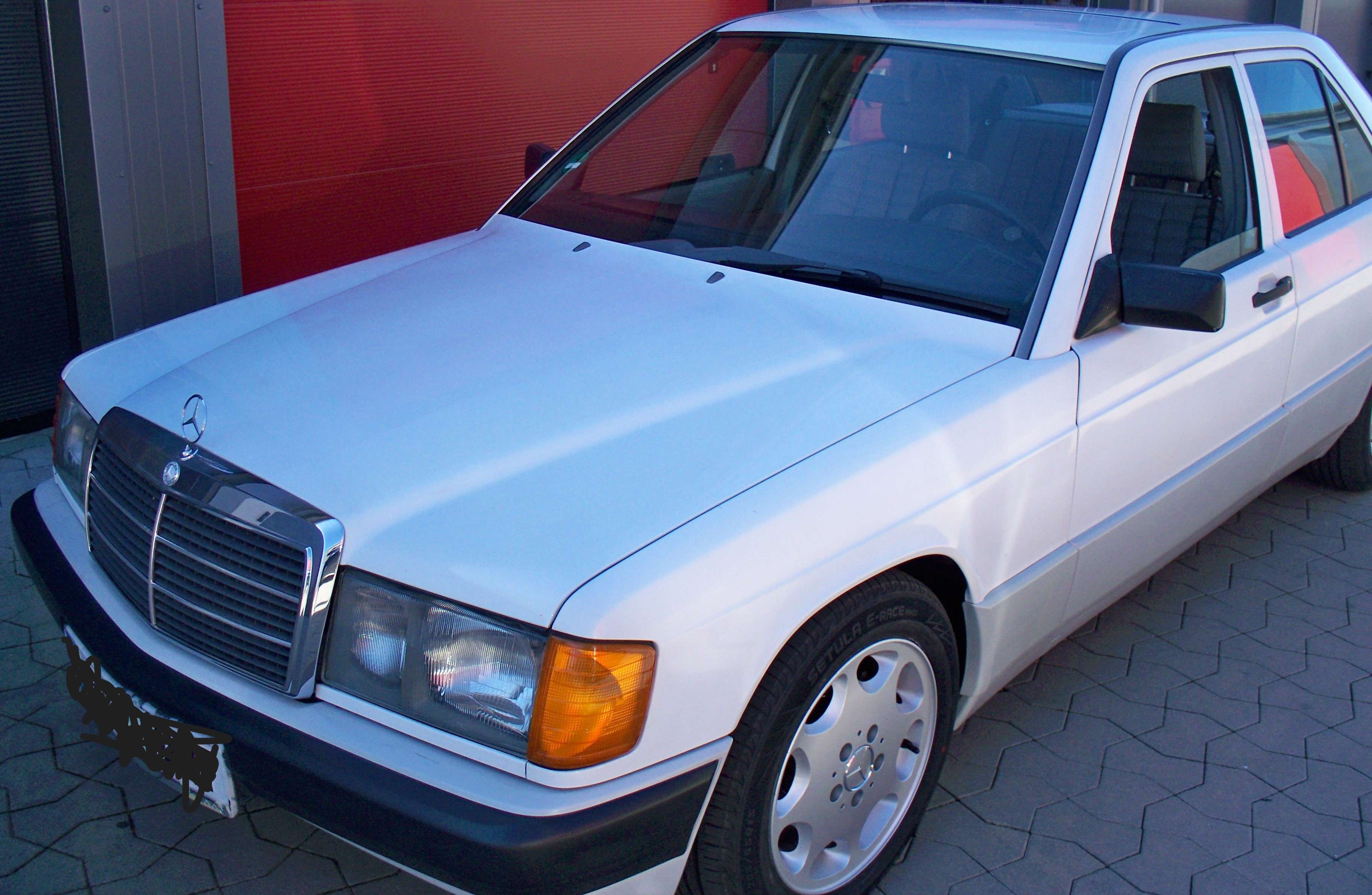 Second hand Mercedes Benz 190 2.0