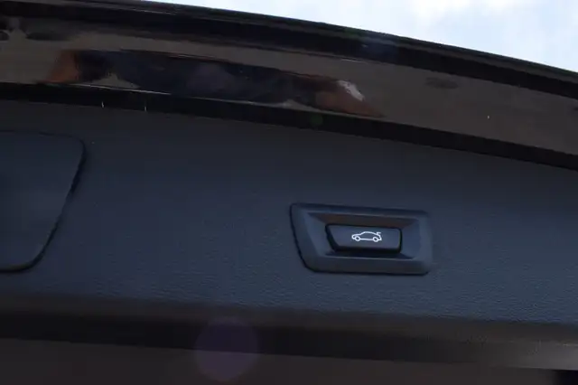 BMW X1 view 8