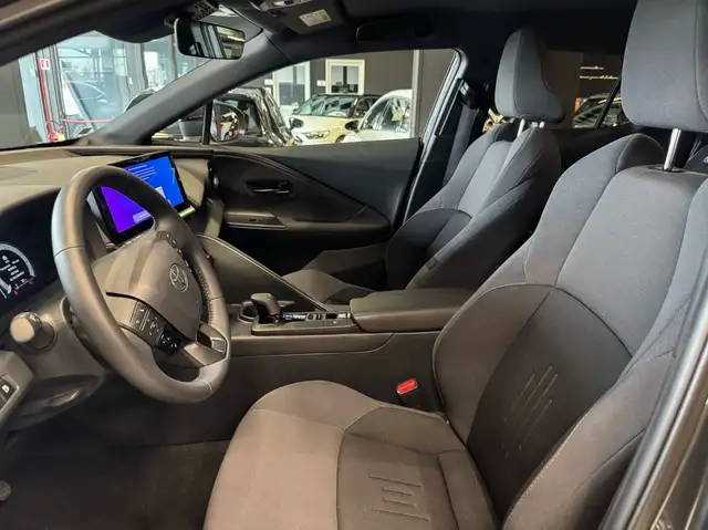 Toyota C-HR view 15