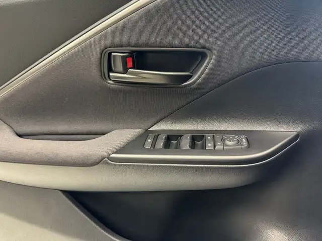 Toyota C-HR view 11