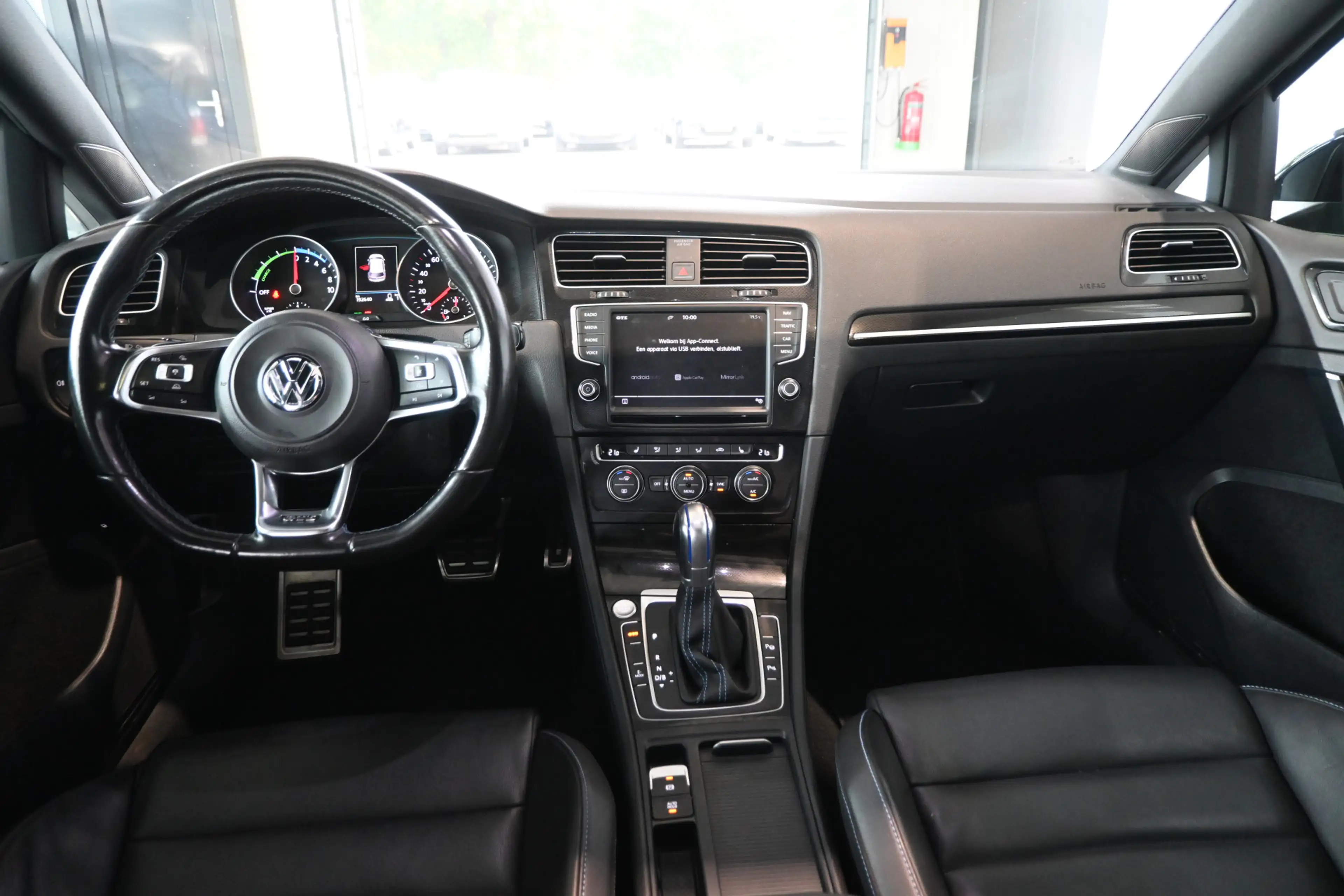 Volkswagen Golf GTE 1.4 TSI Clima Adaptieve cruise Panoramadak Navigat — photo 2