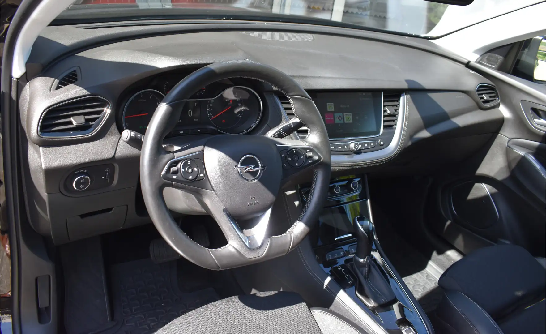 Opel Grandland X 1.6 Turbo Ultimate / Adaptive Cruisecontrol / Carp Zwart - 2