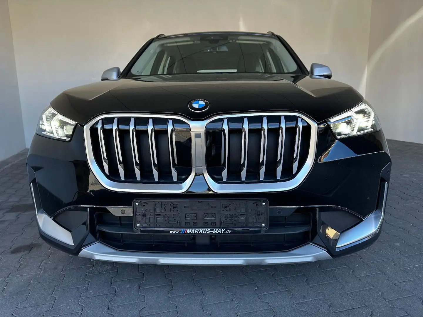 BMW X1 sDrive 18d xLine U11 AHK adaptLED el.Sitz DAB Zwart - 2