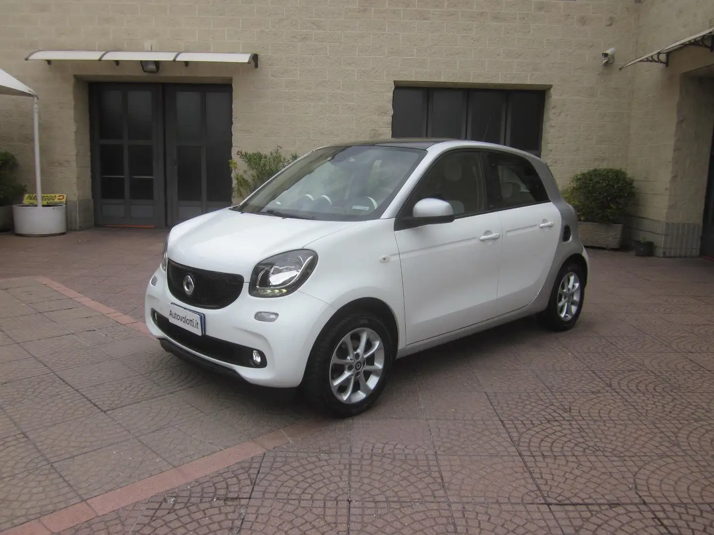 smart forFour 70 1.0 Passion Tetto Panoramico (ok neopatenati) Bianco - 1