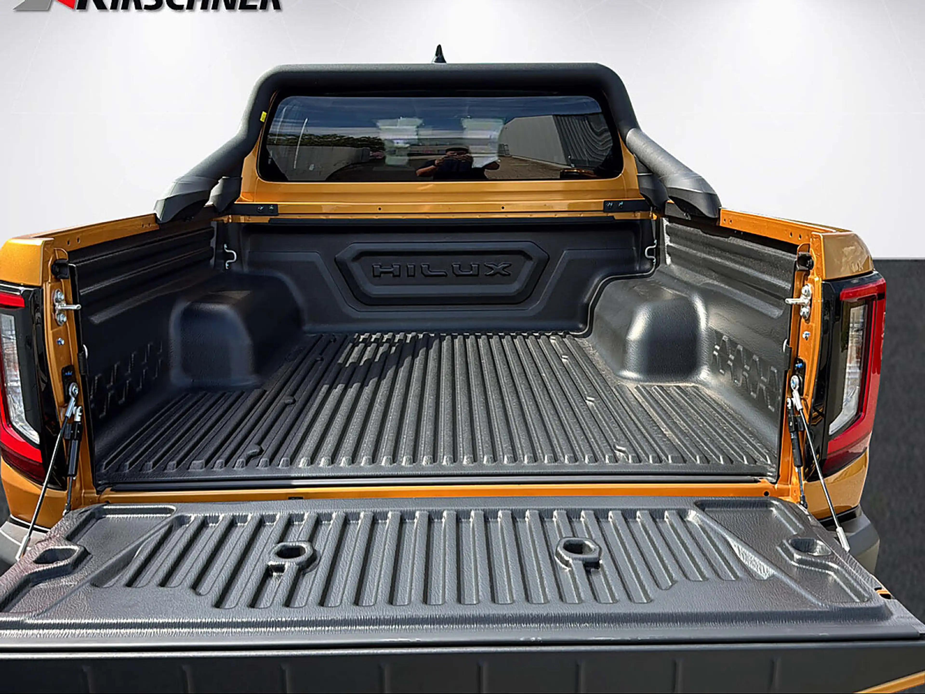 Toyota Hilux DK Invictible 2,8 D-4D MHEV 4WD Aut. — photo 6