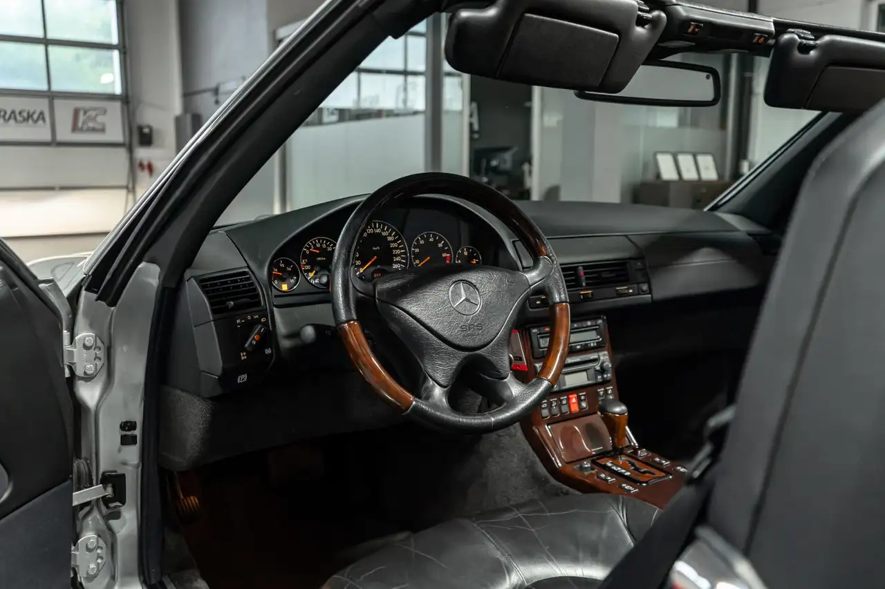Mercedes-Benz SL 320 3.2 V6 TEMPOMAT SHZ KLIMA HOLZ/LEDER 17", foto 12