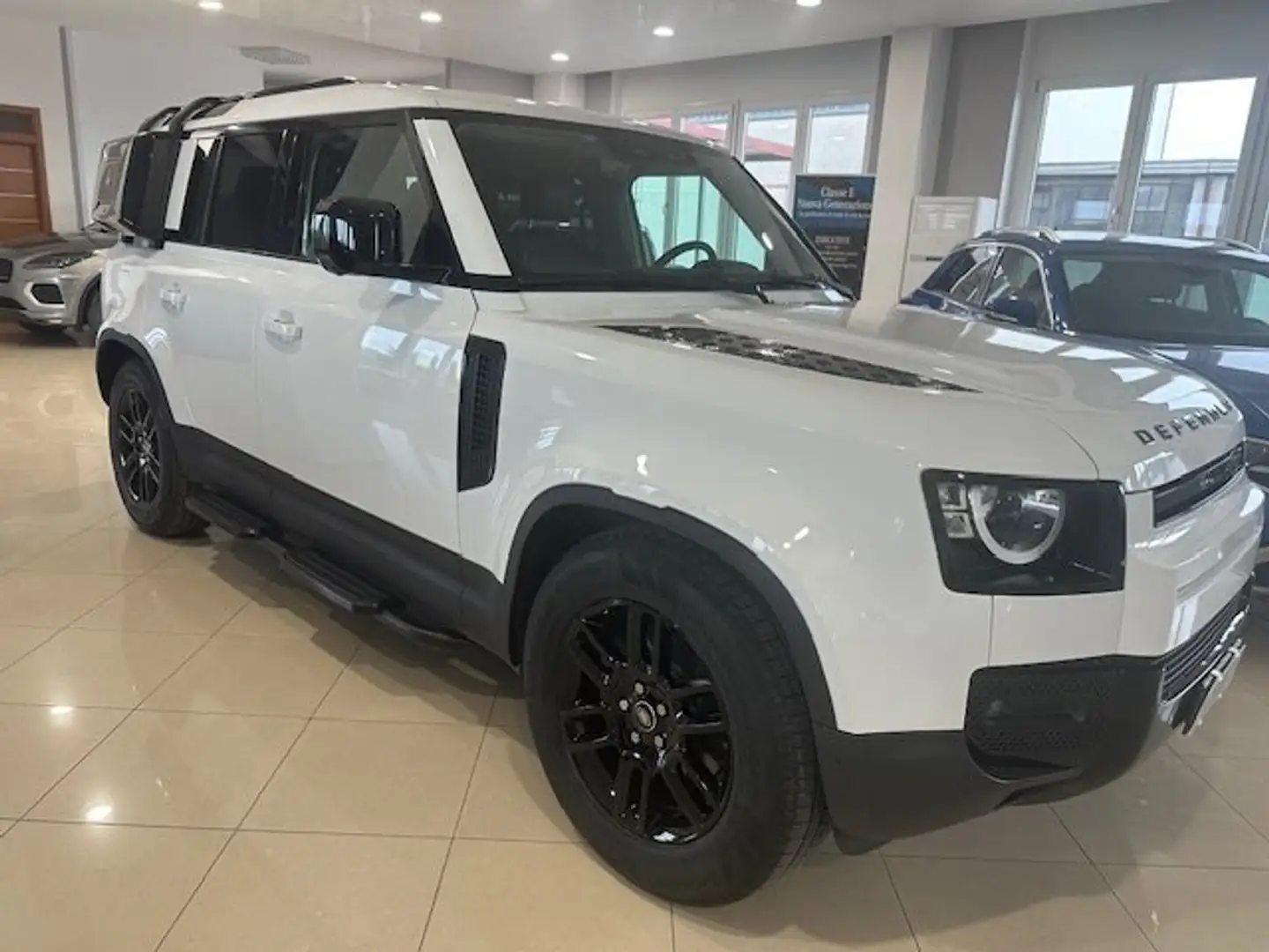 Land Rover Defender Defender 110 3.0d i6 mhev SE Edition awd 250cv aut Bianco - 1