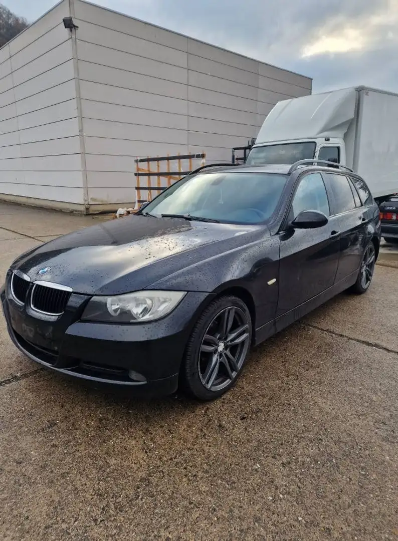 BMW 318 d Touring // EXPORT // MOTEUR DEMARRE PAS Zwart - 1