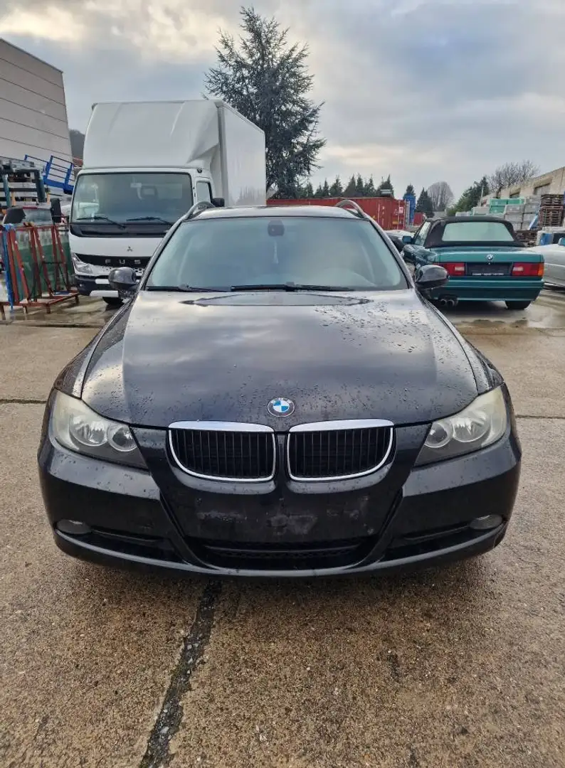 BMW 318 d Touring // EXPORT // MOTEUR DEMARRE PAS Zwart - 2